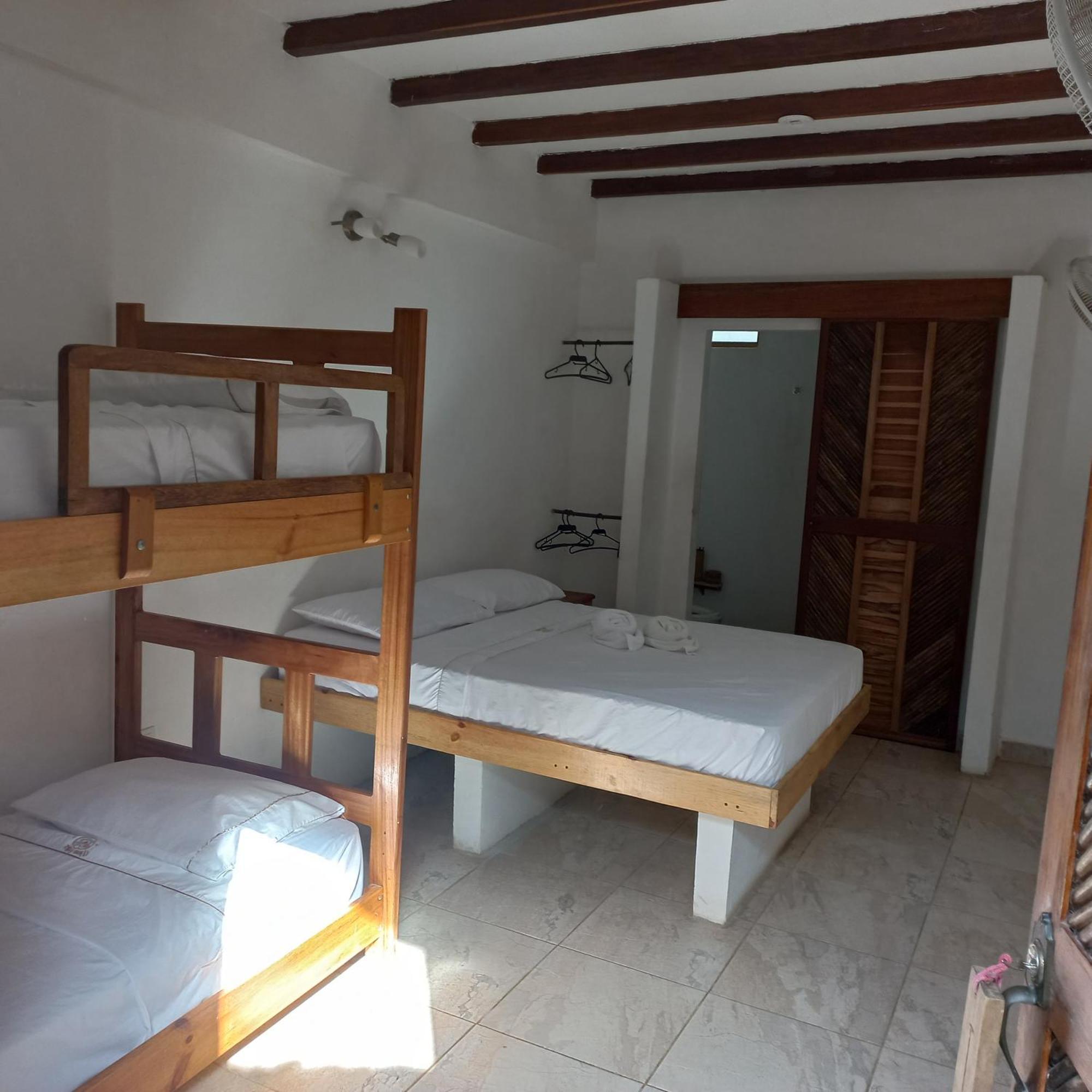 El Leon Feliz Palomino Hotel Ngoại thất bức ảnh