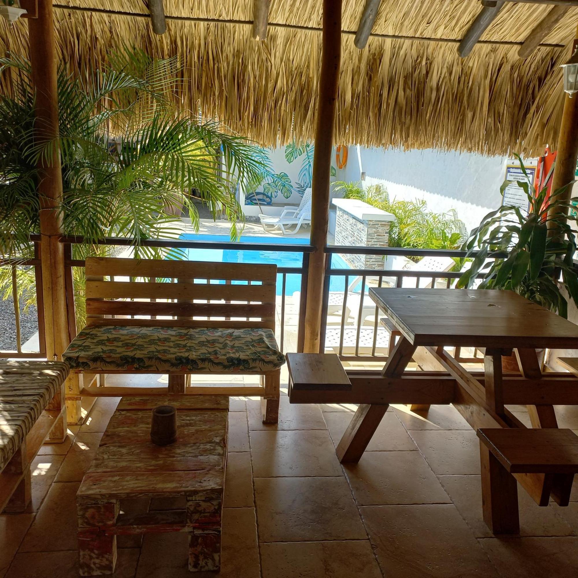 El Leon Feliz Palomino Hotel Ngoại thất bức ảnh
